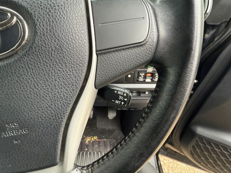 Toyota Voxy 2017 Hybrid 1.8 Automatic | ULEZ Free Euro 6 | Low Mileage | Manchester