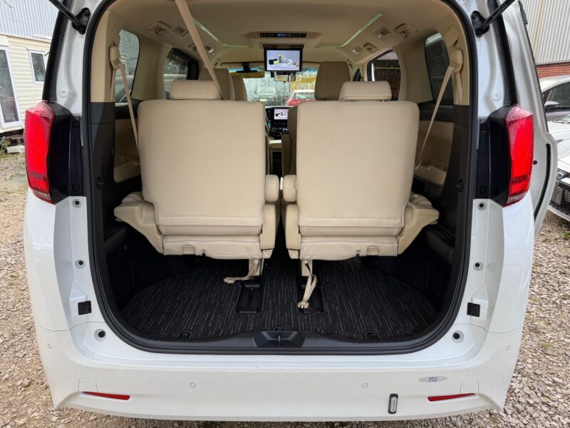 Toyota Alphard 2.5 Hybrid 2020 (New Facelift) – 7 Seater Luxury MPV | ULEZ Free | Low Mileage | Specialists Cars Ltd Manchester