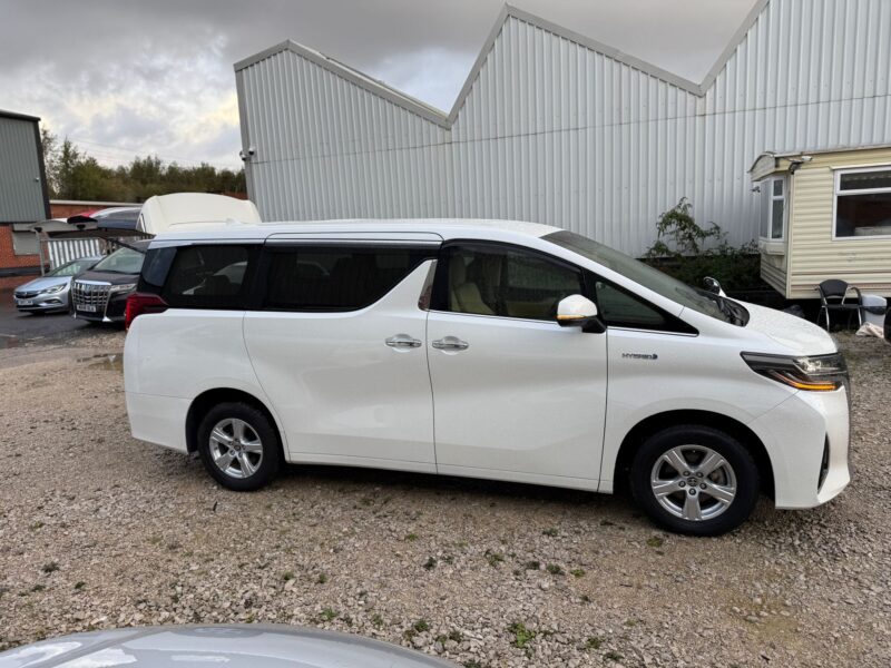 Toyota Alphard 2.5 Hybrid 2020 (New Facelift) – 7 Seater Luxury MPV | ULEZ Free | Low Mileage | Specialists Cars Ltd Manchester