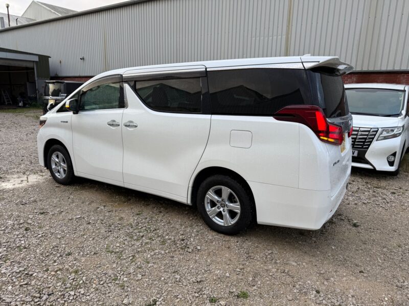 Toyota Alphard 2.5 Hybrid 2020 (New Facelift) – 7 Seater Luxury MPV | ULEZ Free | Low Mileage | Specialists Cars Ltd Manchester