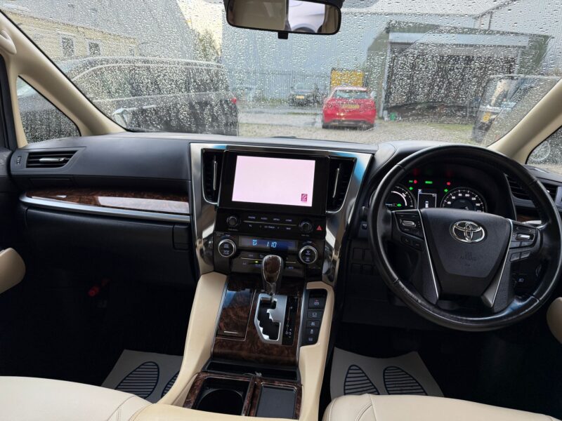 Toyota Alphard 2.5 Hybrid 2020 (New Facelift) – 7 Seater Luxury MPV | ULEZ Free | Low Mileage | Specialists Cars Ltd Manchester