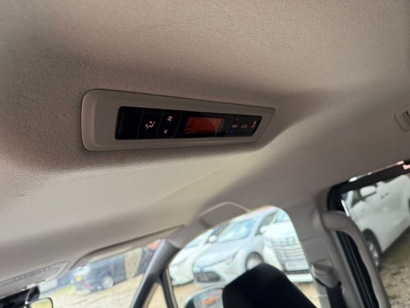 Toyota Voxy Hybrid 1.8 2017 – Family 7 Seater MPV | ULEZ Free | Finance Available | Manchester