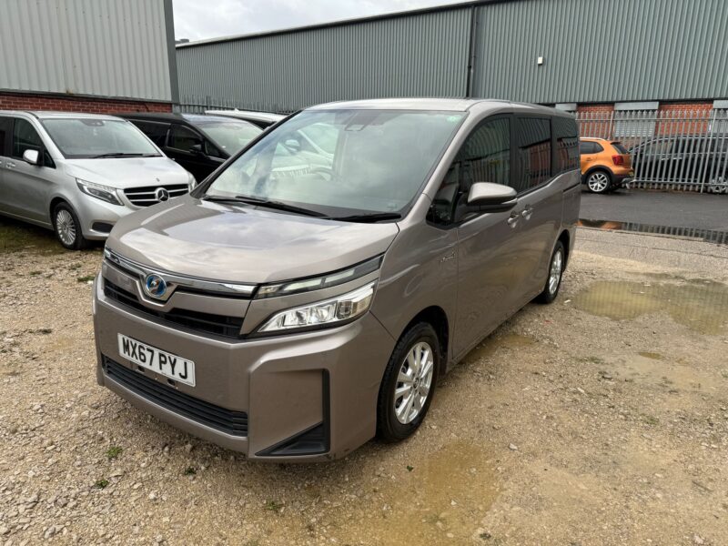Toyota Voxy Hybrid 1.8 2017 – Family 7 Seater MPV | ULEZ Free | Finance Available | Manchester