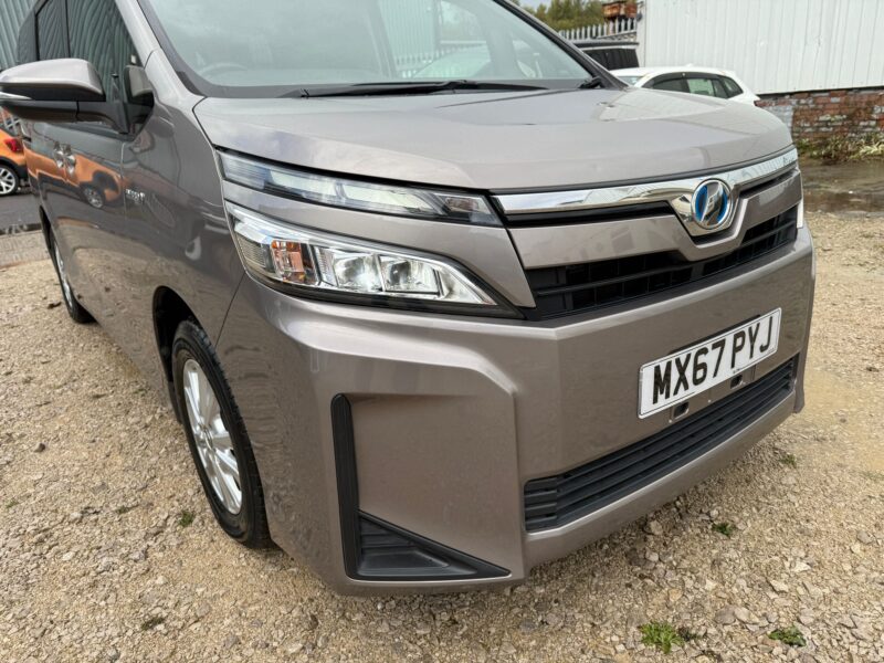 Toyota Voxy Hybrid 1.8 2017 – Family 7 Seater MPV | ULEZ Free | Finance Available | Manchester