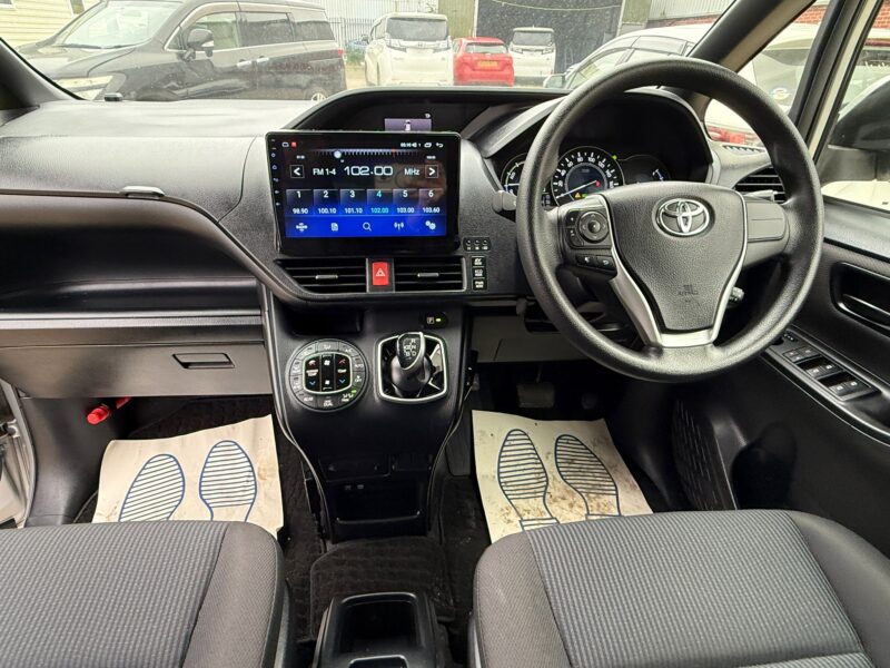 2017 Toyota Voxy Hybrid ULEZ Free 7-Seater MPV for Sale Manchester UK