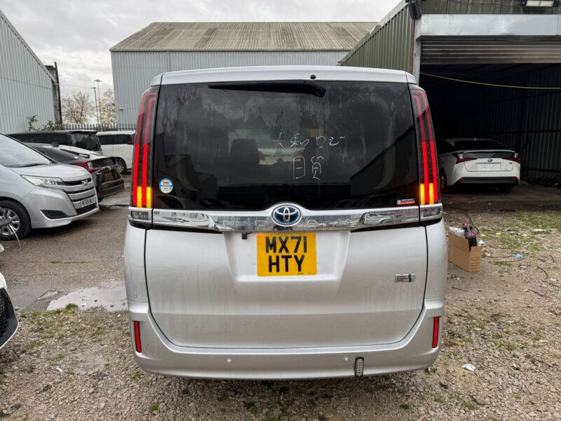 2022 Toyota Noah 1.8 Hybrid – 7-Seater MPV – ULEZ Free, Euro 6