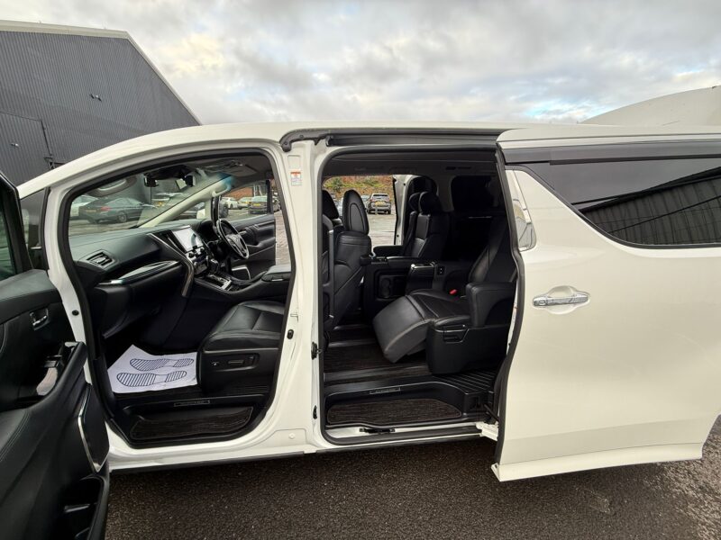 Used 2022 Toyota Alphard Hybrid 2.5 – Luxury Lounge – Manchester – Finance Available