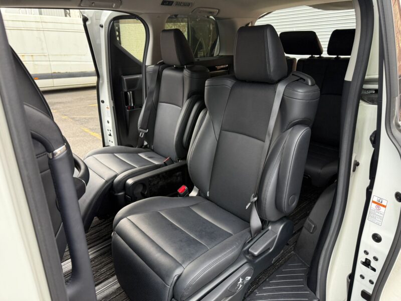 Used 2020 Toyota Alphard 2.5 – Luxury MPV – White – Manchester – Finance Available