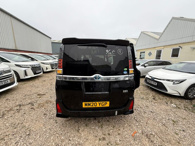 2020 Toyota Voxy Hybrid – Black – Spacious 7-Seater MPV – ULEZ Free – Manchester