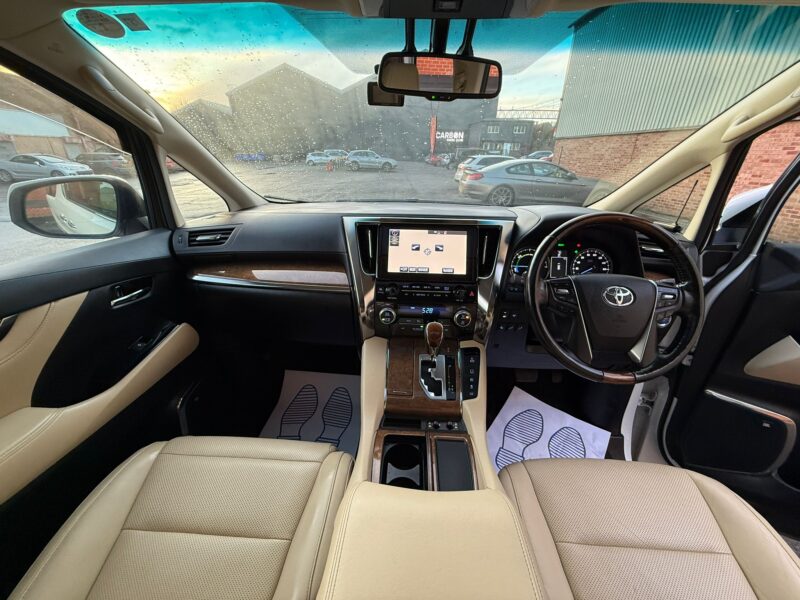 Toyota Vellfire 2017 2.5 hybrid Petrol – Executive Luxury MPV | Only 37,467 Miles