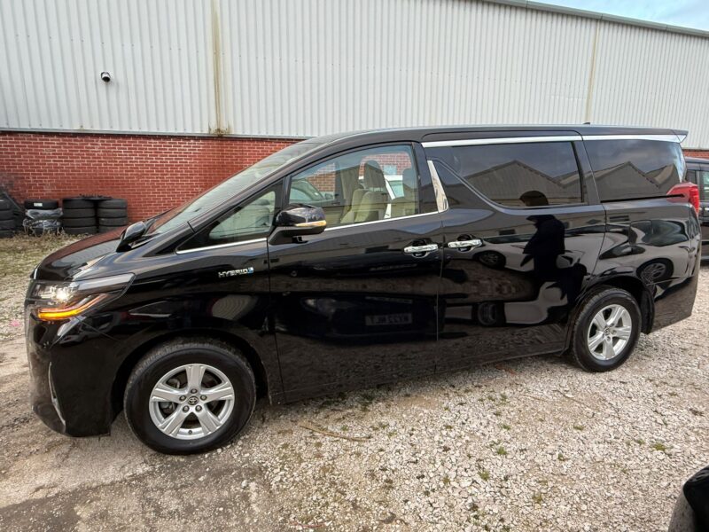 2020 Toyota Alphard 2.5 Hybrid – 8 Seater Luxury MPV – New Facelift – Low Mileage – Manchester UK