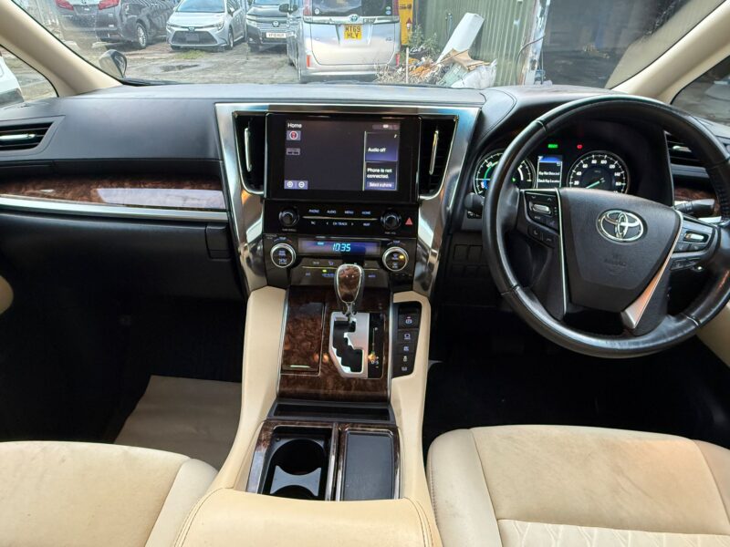 2020 Toyota Alphard 2.5 Hybrid – 8 Seater Luxury MPV – New Facelift – Low Mileage – Manchester UK