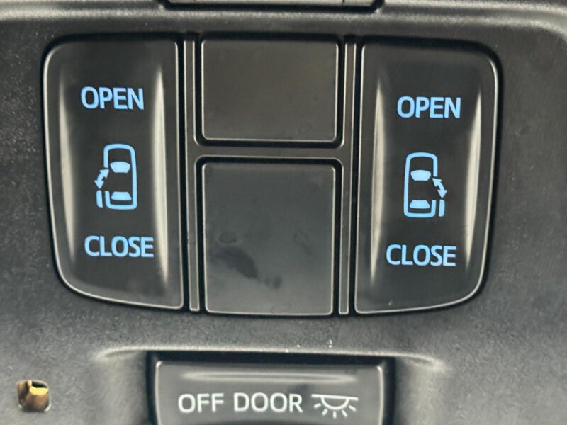 2020 Toyota Vellfire Hybrid 2.5 – Luxury 7-Seater MPV | ULEZ Free | Manchester