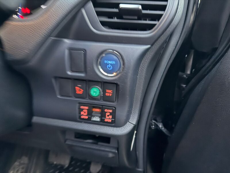 2015 Toyota Noah 1.8 Petrol Hybrid Automatic – Taxi Ready – Leather Interior | Manchester