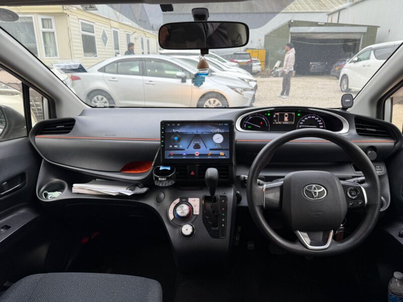 2018 Toyota Sienta 1.5 Hybrid Automatic – Manchester Taxi / Private Hire Ready – 7 Seats