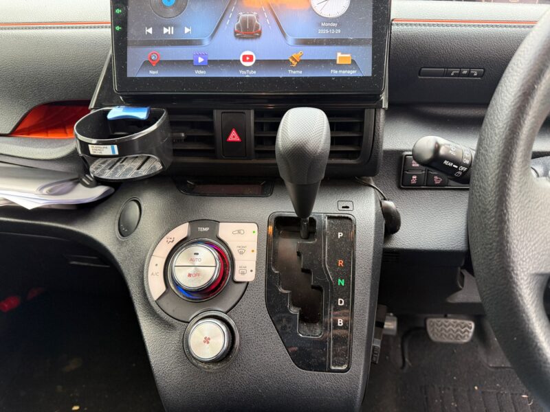 2018 Toyota Sienta 1.5 Hybrid Automatic – Manchester Taxi / Private Hire Ready – 7 Seats