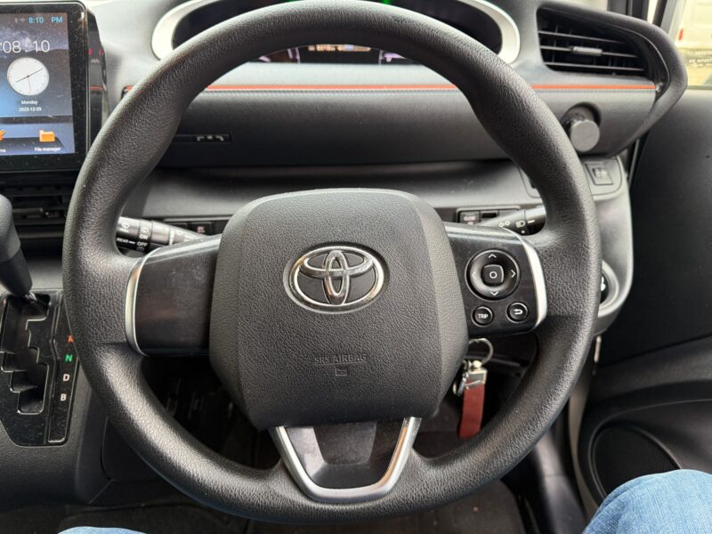 2018 Toyota Sienta 1.5 Hybrid Automatic – Manchester Taxi / Private Hire Ready – 7 Seats