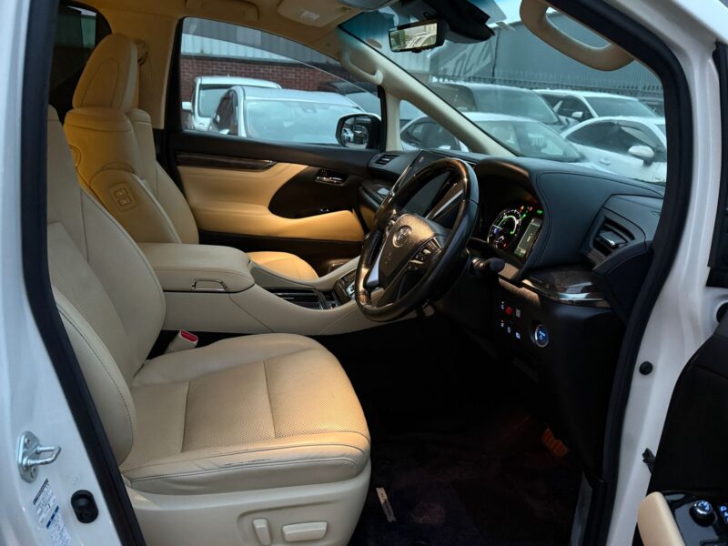 2020 Toyota Alphard 2.5 Hybrid Executive Lounge – Luxury MPV for Sale in Manchester, UK