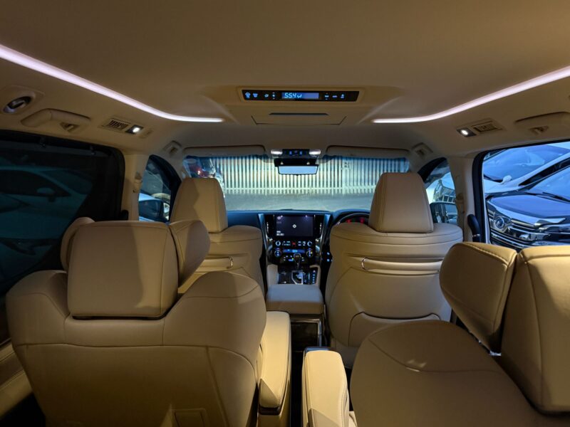 2020 Toyota Alphard 2.5 Hybrid Executive Lounge – Luxury MPV for Sale in Manchester, UK