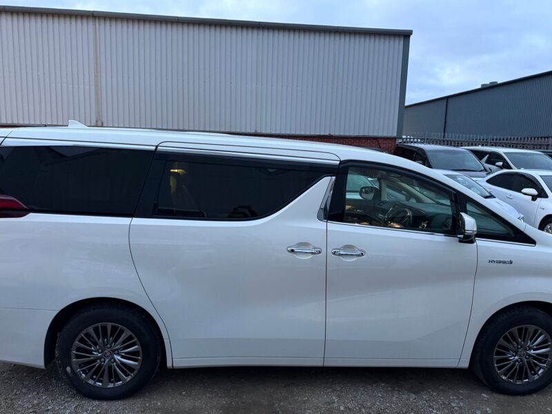 2020 Toyota Alphard 2.5 Hybrid Executive Lounge – Luxury MPV for Sale in Manchester, UK
