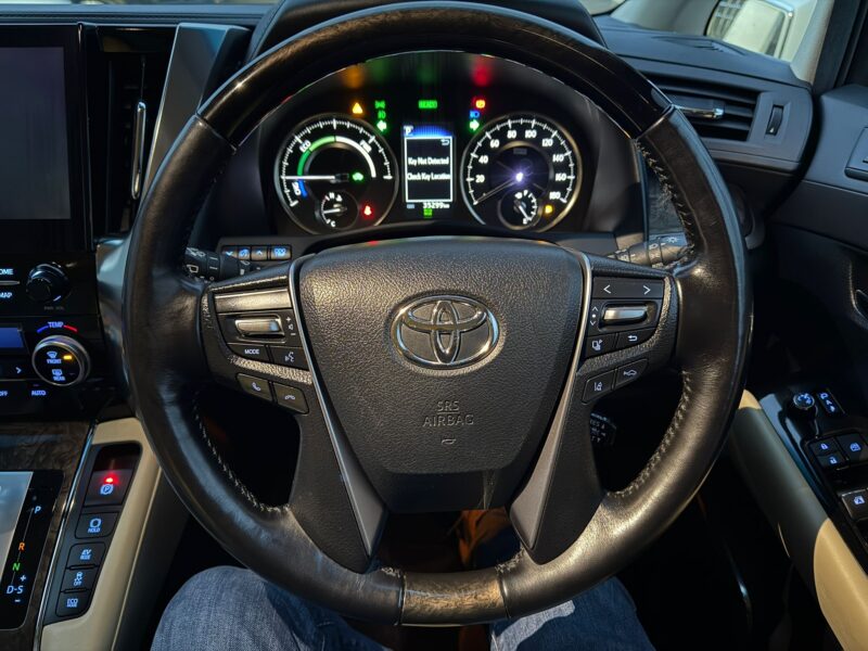 2020 Toyota Alphard 2.5 Hybrid Executive Lounge – Luxury MPV for Sale in Manchester, UK