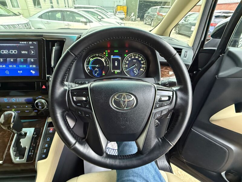 2019 Toyota Alphard Hybrid 2.5 Automatic for Sale in Manchester, UK