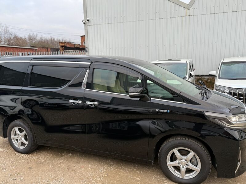 2019 Toyota Alphard Hybrid 2.5 Automatic for Sale in Manchester, UK