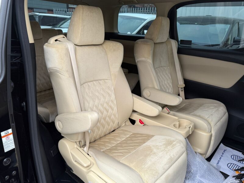 2019 Toyota Alphard Hybrid 2.5 Automatic for Sale in Manchester, UK