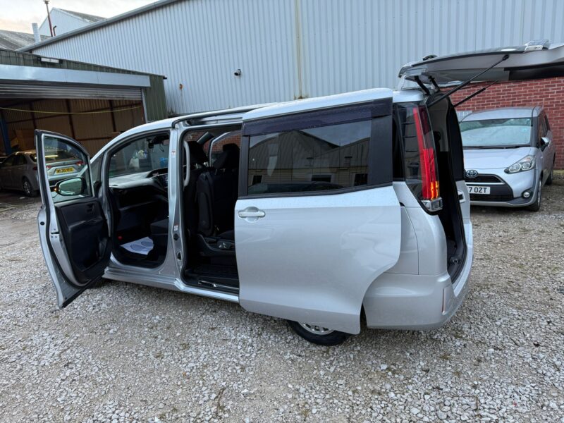 2022 Toyota Noah 1.8 Hybrid Automatic – ULEZ Free – Euro 6 | Manchester