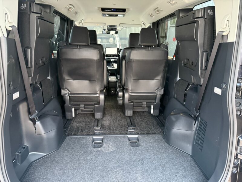 2023 Toyota Noah 1.8 Hybrid Automatic – ULEZ Free – 7-Seater – Manchester