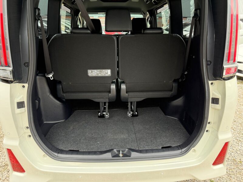 Toyota Noah Hybrid 1.8 WXB – 7 Seater Hybrid MPV for Sale in Manchester | WXB Grade | ULEZ Free