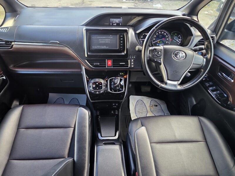 2019 Toyota Esquire Hybrid 2019 7 Seater Automatic MPV for Sale in Manchester | ULEZ Compliant Family Hybrid