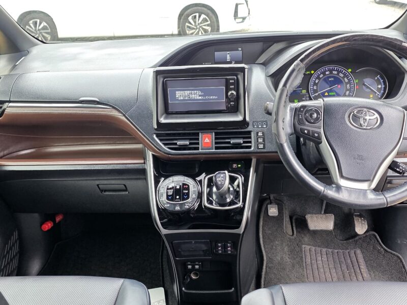 Hybrid 7 seats leather seats 1.8