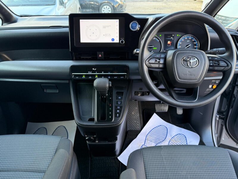 2022 Toyota Noah 1.8 Hybrid Automatic – ULEZ Free | 7 Seater Family MPV for Sale UK