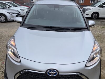 TOYOTA SIENTA 1.5 hybrid 2021 7 seats MPV