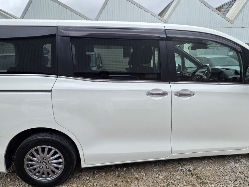 TOYOTA ESQUIRE 2017 hybrid MPV