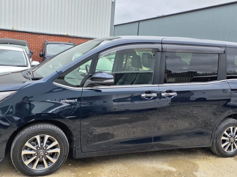 Hybrid 7 seats leather seats 1.8