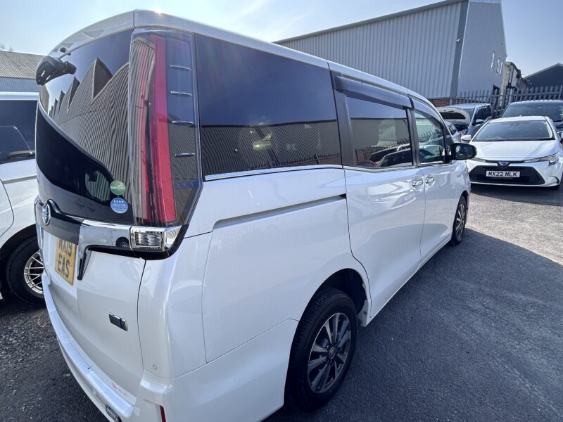 2019 Toyota Esquire Hybrid – Luxury 7-Seater Automatic MPV for Sale in Manchester
