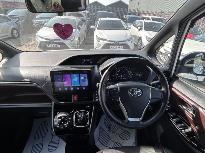 2019 Toyota Esquire Hybrid – Luxury 7-Seater Automatic MPV for Sale in Manchester