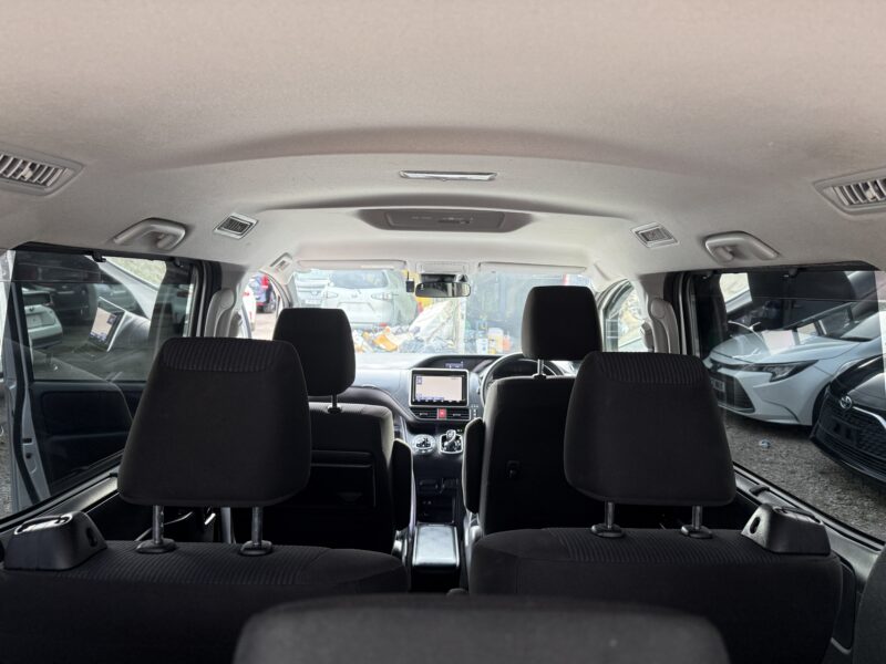 Toyota Noah Hybrid 1.8 Hybrid Automatic for Sale in Manchester – ULEZ Free 7 Seater MPV