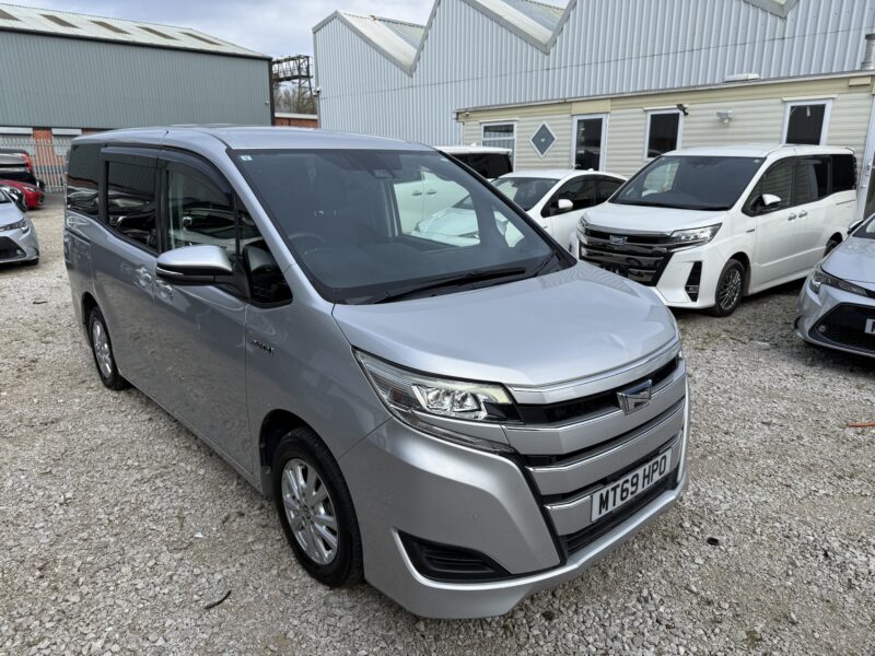 Toyota Noah Hybrid 1.8 Hybrid Automatic for Sale in Manchester – ULEZ Free 7 Seater MPV