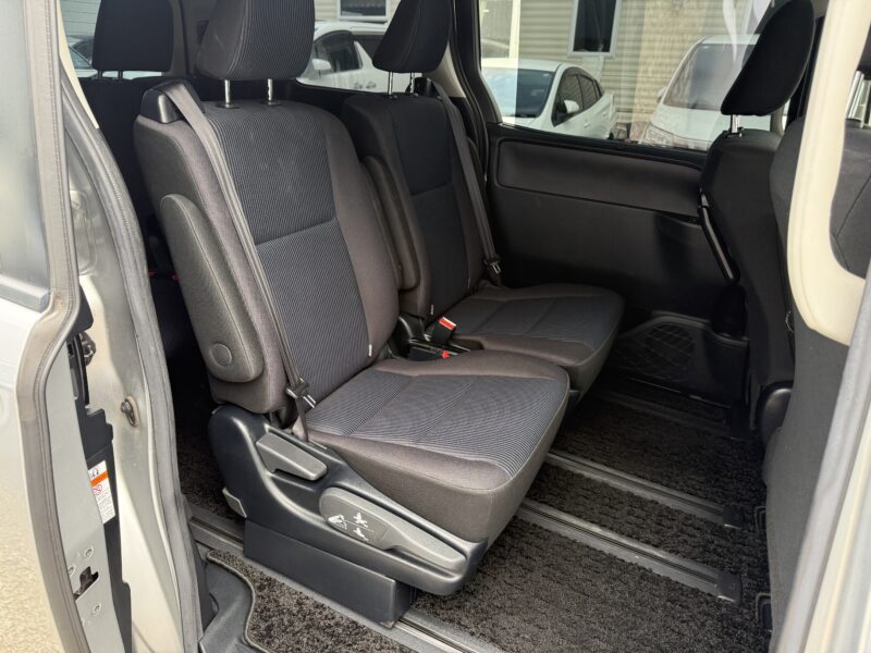 Toyota Noah Hybrid 1.8 Hybrid Automatic for Sale in Manchester – ULEZ Free 7 Seater MPV