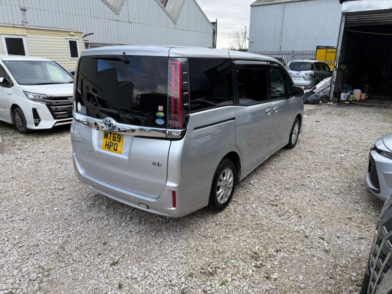 Toyota Noah Hybrid 1.8 Hybrid Automatic for Sale in Manchester – ULEZ Free 7 Seater MPV