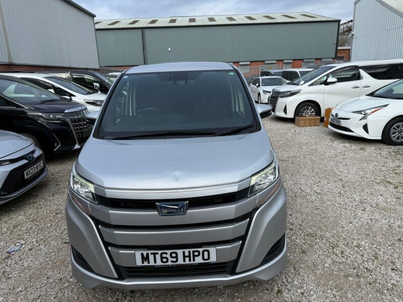 Toyota Noah Hybrid 1.8 Hybrid Automatic for Sale in Manchester – ULEZ Free 7 Seater MPV