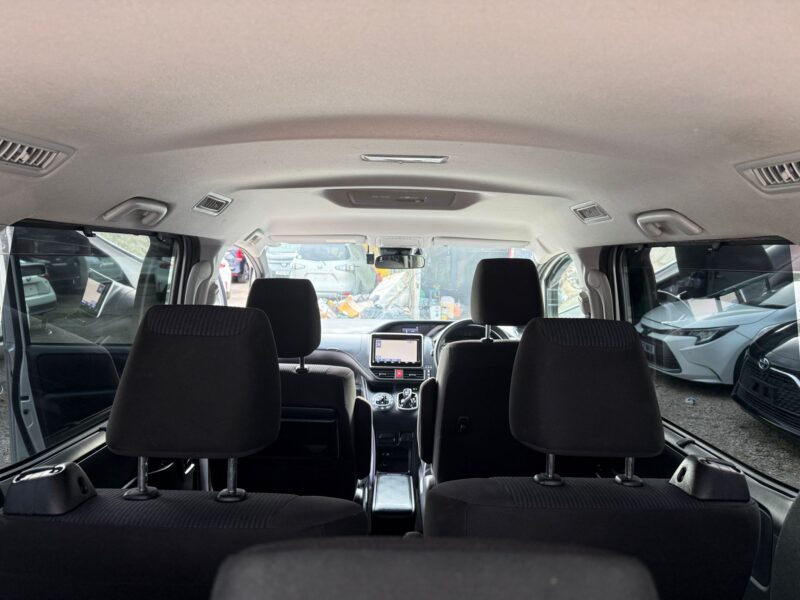 Toyota Noah Hybrid 1.8 Hybrid Automatic for Sale in Manchester – ULEZ Free 7 Seater MPV