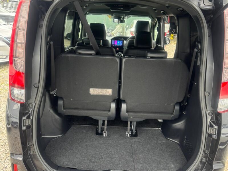 2017 Toyota Esquire 1.8 Hybrid (HEV) – Luxury 7-Seater for Sale in Manchester