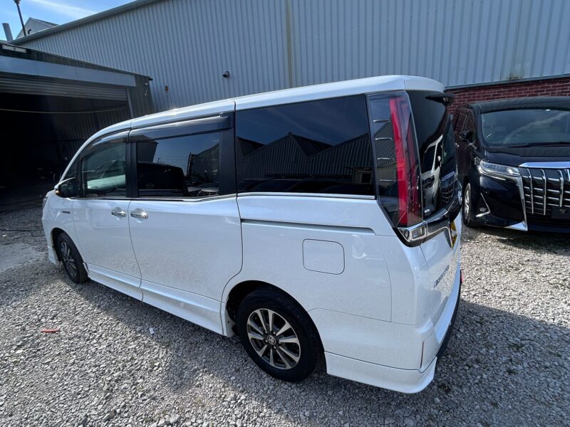 2019 Toyota Esquire 1.8 Hybrid | Premium 7-Seater MPV for Sale in Manchester