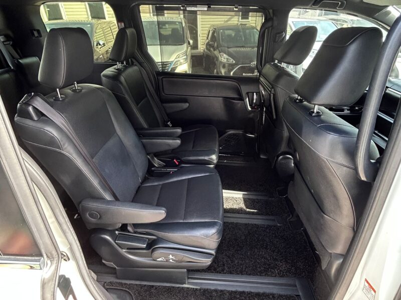 2019 Toyota Esquire 1.8 Hybrid | Premium 7-Seater MPV for Sale in Manchester