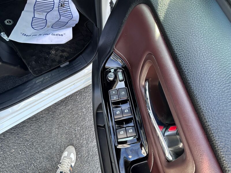 2019 Toyota Esquire Hybrid – Luxury 7-Seater Automatic MPV for Sale in Manchester