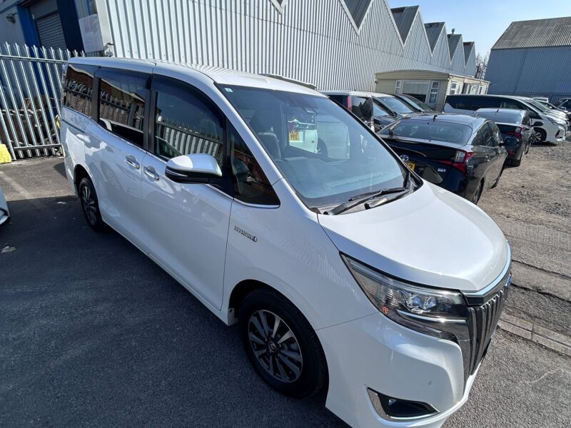 2019 Toyota Esquire Hybrid – Luxury 7-Seater Automatic MPV for Sale in Manchester